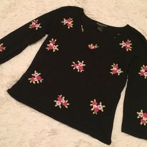 SYDNEY EASTON Crossover V-Neck Stretch Floral Top